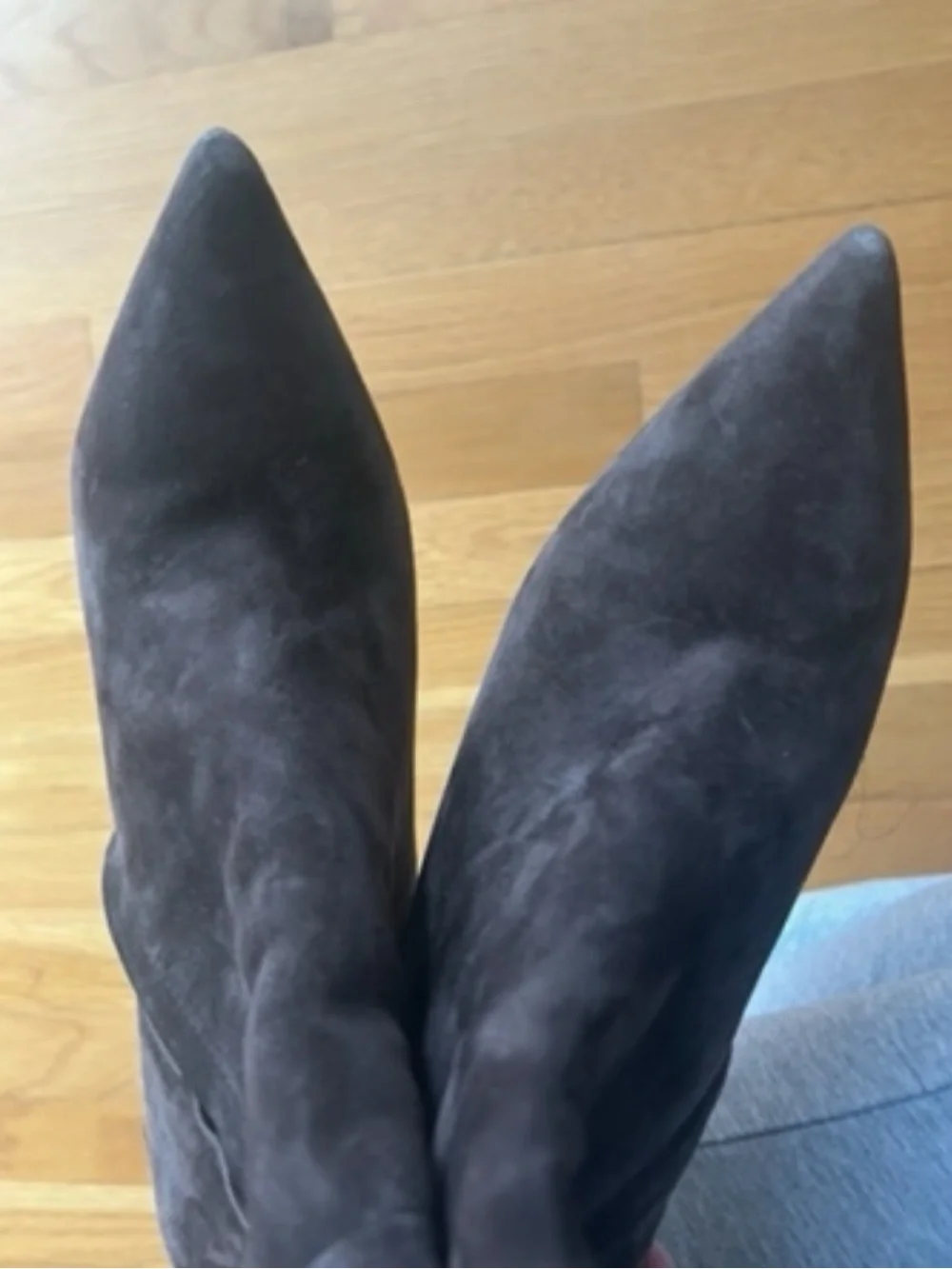 Black Knee-High Pointed Toe Boots